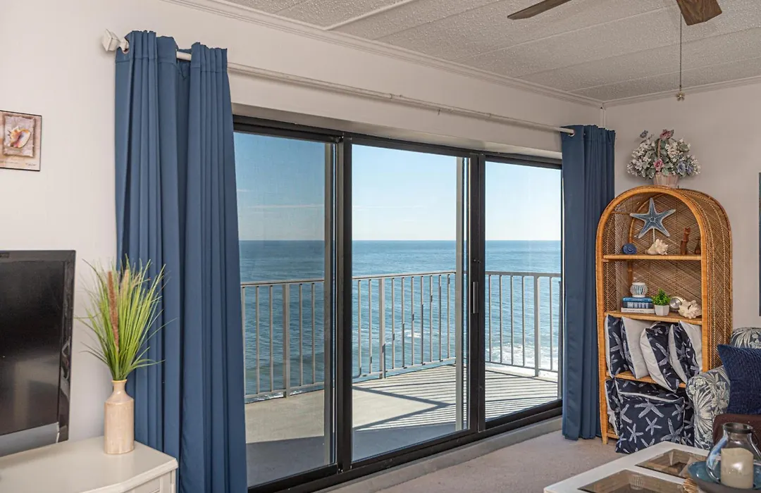 Wonderful 2 Bedroom Sea Terrace Condo With Heated Outdoor Pool!-1